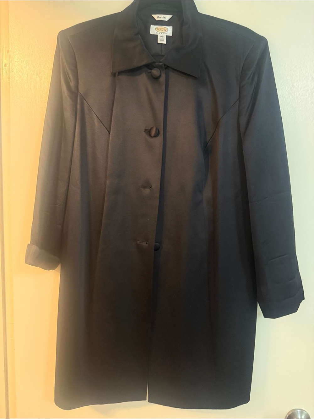 Satin-Black Single-Breasted suit